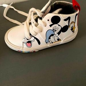 Kids shoes mickeymouse high tops